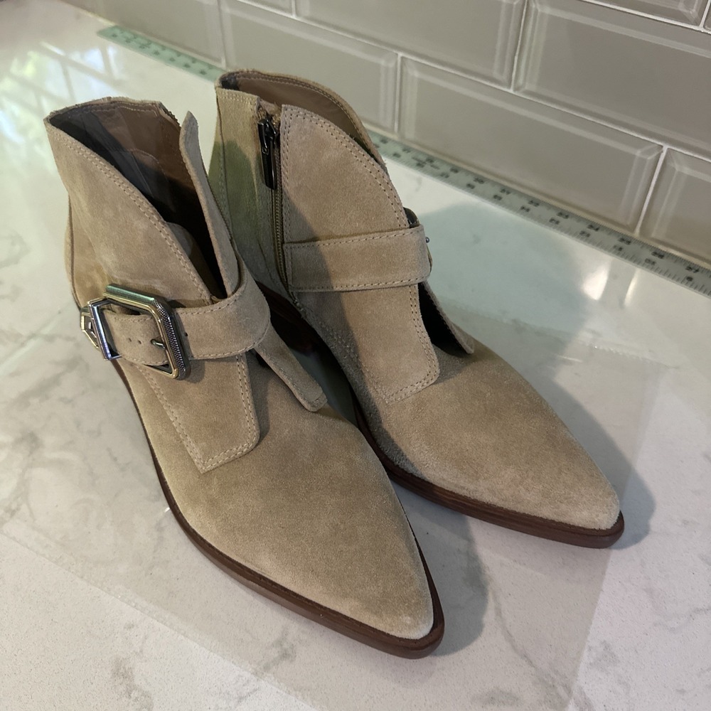 Vince Camuto Women's Tan Suede Ashena Ankle Boot Size 9.5M New Large Buckle